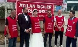 Düğününe saatler kala işten çıkarıldığını öğrendi: Gelinliğiyle fabrika önünde eylem yaptı