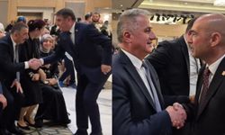 Tahsin Erdem, AK Parti Milletvekillerine selam vermedi: Salon buz kesti!