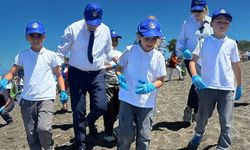 Dalgıçların 5 dakikada deniz altından çıkardığı çöpler hayrete düşürdü