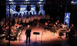 Genç Akademi'de yetenekler sahneye çıktı