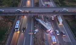 Halı yüklü tır ile otomobil çarpıştı: 6 yaralı