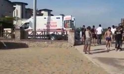 Serinlemek için girdiği denizde boğuldu, kardeşi hastaneye kaldırıldı