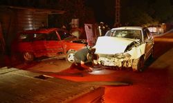 İki otomobil çarpıştı: 8 yaralı