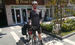 Kız arkadaşından ayrılınca dünya turuna çıkan genç bir yılda 8 bin kilometre pedal çevirdi