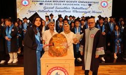 Mezuniyet sevinci; Güzel Sanatlar ve Spor Bilimleri Fakülteleri yeni mezunlarını verdi