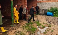 Sağanak yağış dereleri taşırdı: Bahçe ve ahırlar sular altında kaldı