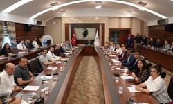 Sosyalfeste emek veren akademik ve idari personel onurlandırıldı