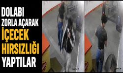Dolabı zorla açarak içecek hırsızlığı yaptılar