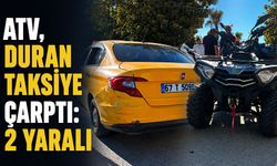 ATV, duran taksiye çarptı: 2 yaralı
