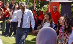Kaymakam halay başı oldu: Hasat etkinliğinden renkli görüntüler