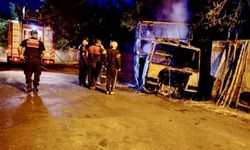 1 gecede 4 araç birden yandı