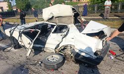 Zonguldak-Ankara yolunda feci kaza: Otomobil temizlik aracına çarptı