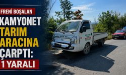 Freni boşalan kamyonet tarım aracına çarptı: 1 yaralı