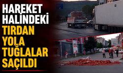 Hareket halindeki tırdan yola tuğlalar saçıldı