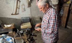 50 yıldır manda boynuzundan tarak yapıyor