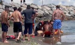 Denizde fenalaşan vatandaşa dakikalarca kalp masajı yapıldı