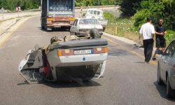 İki otomobil çarpıştı: 3 yaralı