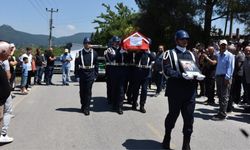 Kansere yenik düşen Uzman Çavuş, askeri törenle son yolculuğuna uğurlandı