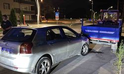Kontrolden çıkan otomobil römorka çarptı