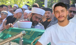 Feci kazada hayatını kaybeden genç hafızın cenaze namazını imam olan babası kıldırdı