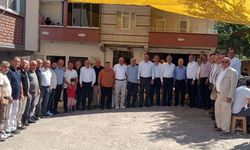 AK Parti heyeti, genç çifti mutlu günüde yalnız bırakmadı