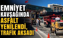 Emniyet kavşağında asfalt yenilendi, trafik aksadı