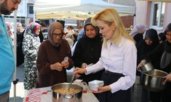 Kaymakam Ruveyda Kahraman Şıktaş, aşure programında vatandaşlarla buluştu