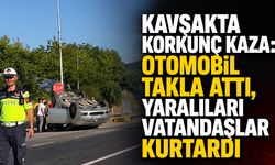 Kavşakta korkunç kaza: Otomobil takla attı, yaralıları vatandaşlar kurtardı