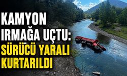 Kamyon ırmağa uçtu: Sürücü yaralı kurtarıldı