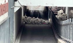 Alt geçidin tavanı çöktü: Yol ulaşıma kapandı