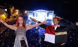 Edis ve Bengü, 6 gün süren festivalin final konserinde 40 bin kişiye unutulmaz bir gece yaşattı