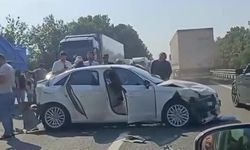 İki ayrı noktada 8 araç zincirleme kazaya karıştı