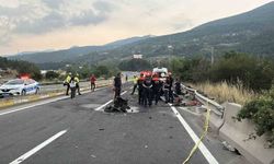İki otomobil kafa kafaya çarpıştı: 1 ölü, 2 yaralı