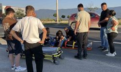 Motosikletle otomobil çarpıştı: 2 yaralı