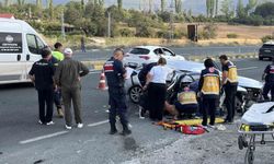 Otomobil su kanalına çarptı: 2 kişi hayatını kaybetti, 4 kişi yaralandı