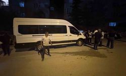 Sis meşalesini almak isteyen çocuk minibüsün altında kaldı