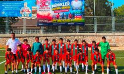 Vefat eden saha komiseri anısına minikler futbol şenliği