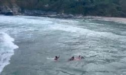 Yasağa rağmen denize girdiler: Baba ve 2 çocuğu son anda kurtuldu