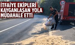 İtfaiye ekipleri kayganlaşan yola müdahale etti