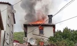 İki katlı ev alev alev yandı