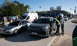 Cip ile hafif ticari araç çarpıştı: 2 yaralı