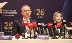 Abdulhamit Gül: 'Cumhurbaşkanımızın anayasada adaylığının önünde bir engel bulunmamaktadır'