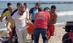 Denizde hareketsiz bulunan vatandaş için dakikalarca kalp masajı yapıldı