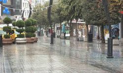 Sağanak yağış hayatı olumsuz etkiliyor