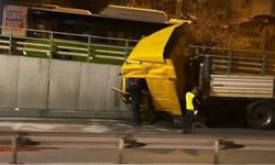 D-100'de tır duvara çarptı, sürücü yaralandı