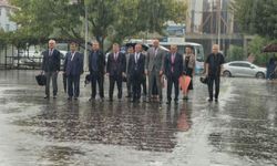 İlköğretim Haftası kutlamalarına şiddetli yağış engel olamadı