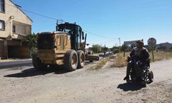Yürüme engelli vatandaşın asfalt yol sevinci