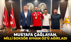 Mustafa Çağlayan, Milli boksör Ayhan Öz'ü ağırladı