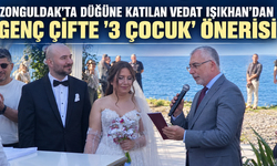 Zonguldak'ta düğüne katılan Vedat Işıkhan'dan genç çifte '3 çocuk' önerisi