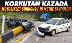 Korkutan kazada motosiklet sürücüsü 15 metre savruldu